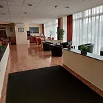 מלון Canada 3*