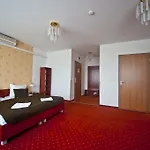 Otel Canada 3*