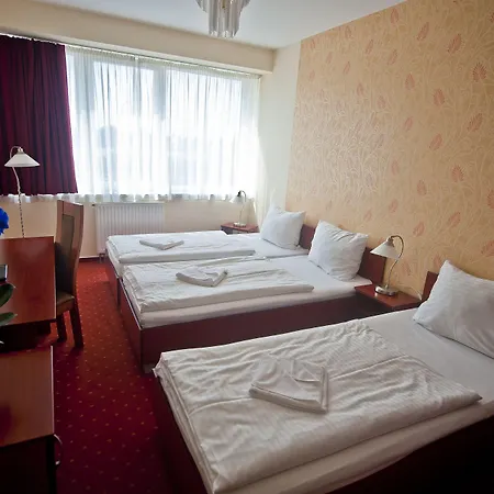 Hotel Canada 3*