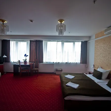 Hotel Canada 3*