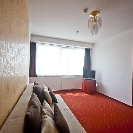 Hotel Canada 3*