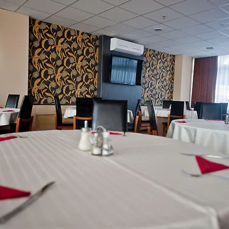 Hotel Canada 3*