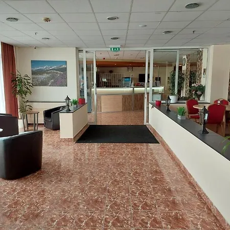Canada Hotel 3*