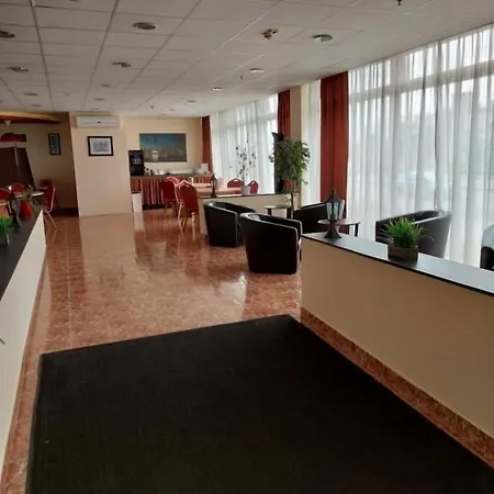 Hotel Canada 3*