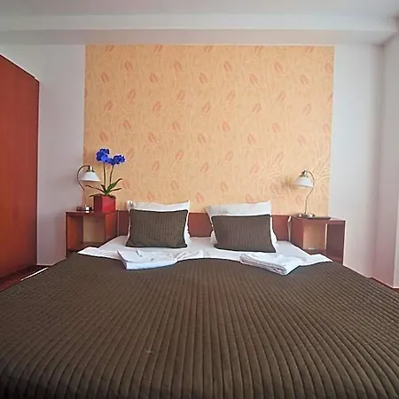 Hotel Canada 3*