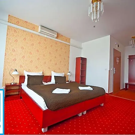 Hotel Canada 3*