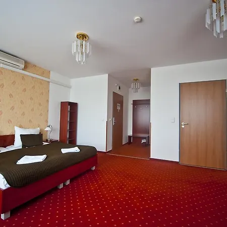 Hotell Canada 3*