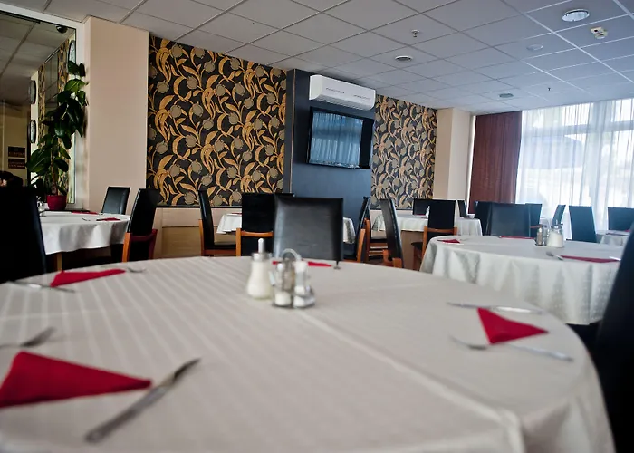 Отель Canada 3*