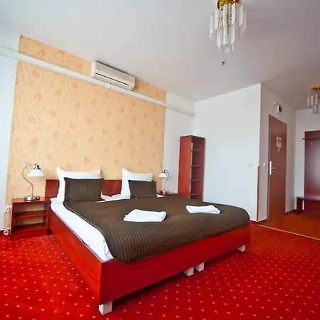 Hotel Canada 3*